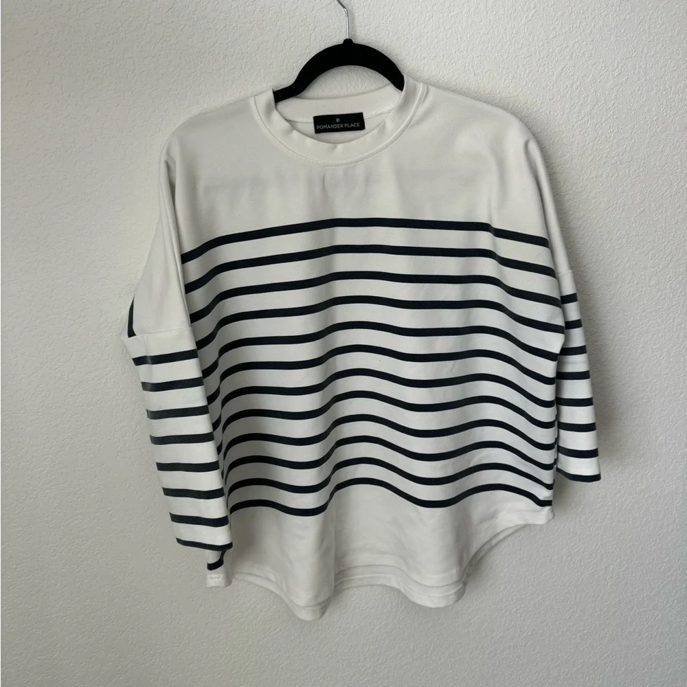 Tuckernuck Pomander Place Striped
Evie Swing Sweatshirt - One Size - Picture 3 of 15